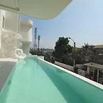 On The Cloud Luxury Pool Villa