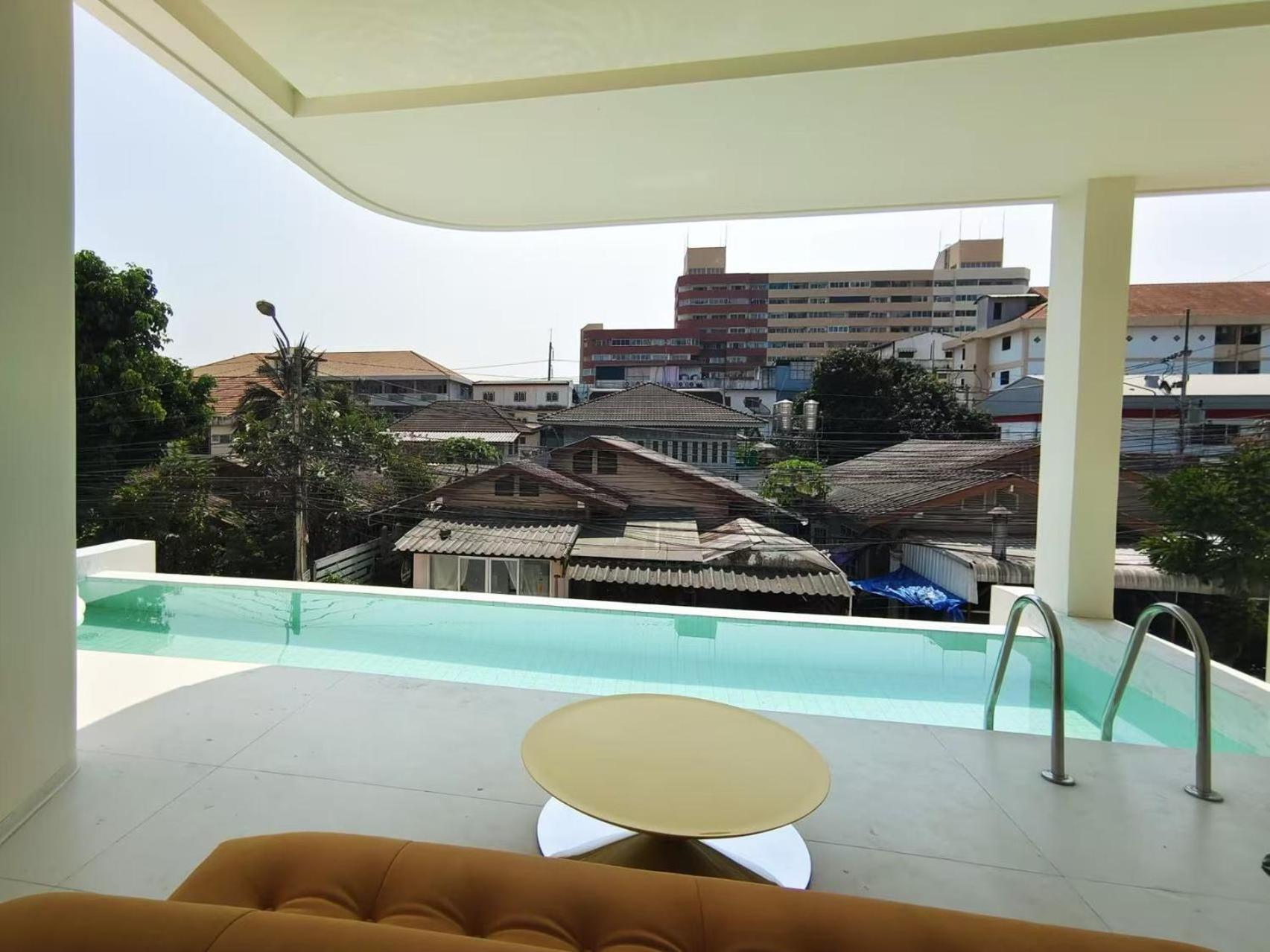 On The Cloud Luxury Pool Pattaya